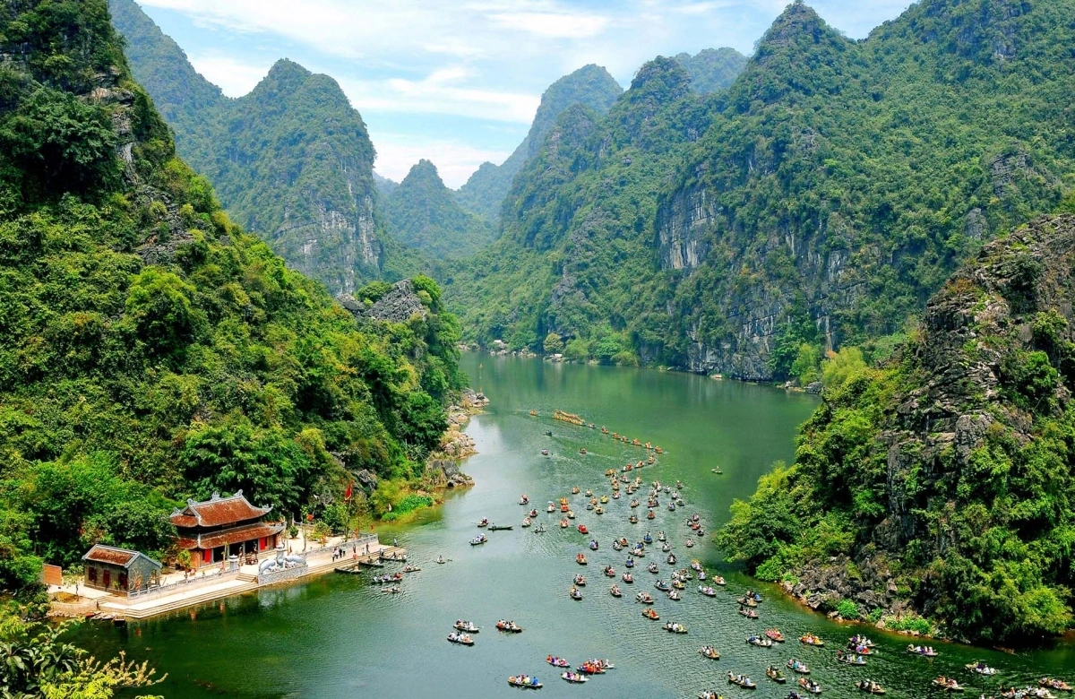 Trang An Essentials: Nature Meets History in Ninh Binh