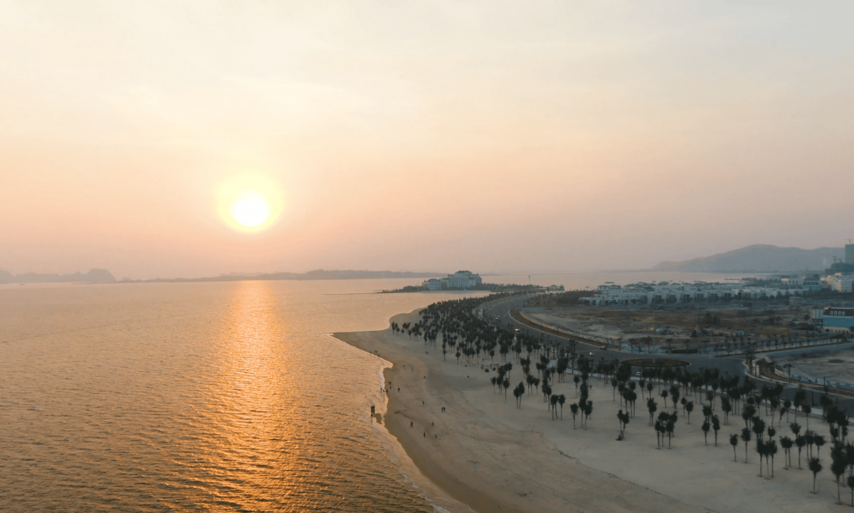 bai-tam-bai-chay-quang-ninh-e1665250076159